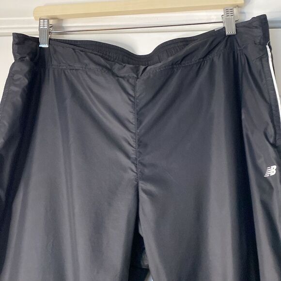 New Balance Essentials Lightweight Track Pants Size XL - Picture 6 of 11